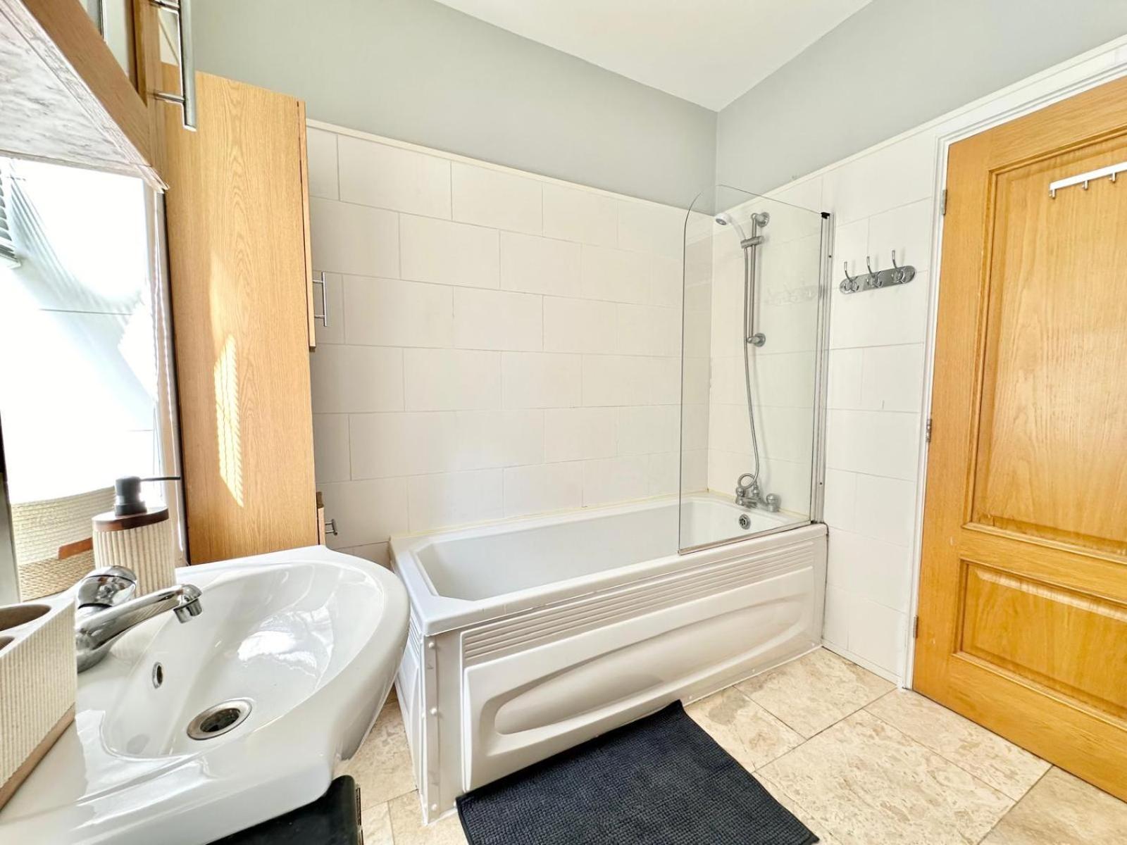 Regent'S Park One Bedroom Apartment London Bagian luar foto